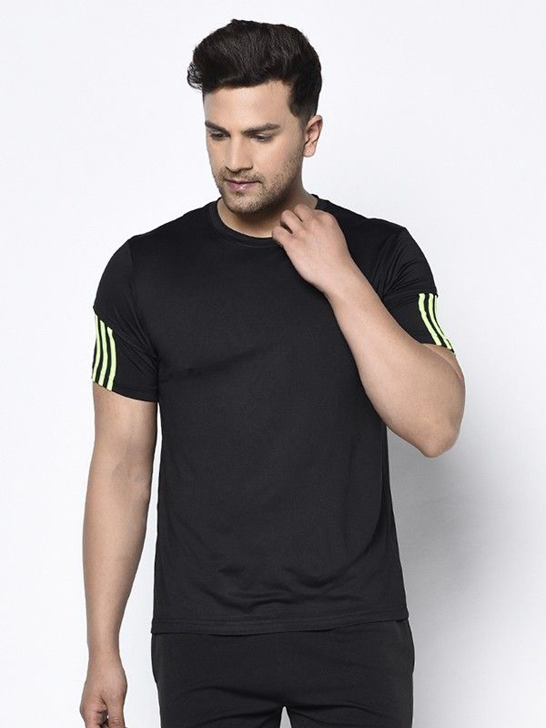 

Unicus Apparel Men Solid Round Neck T-shirt, Black