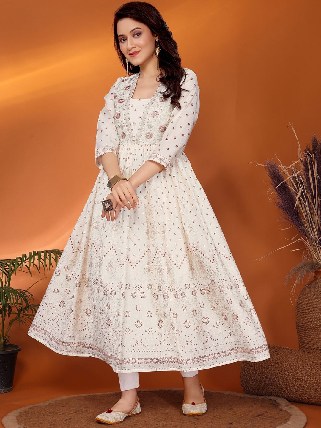 

Rangita Floral Printed Thread Work Anarkali Kurta, Off white