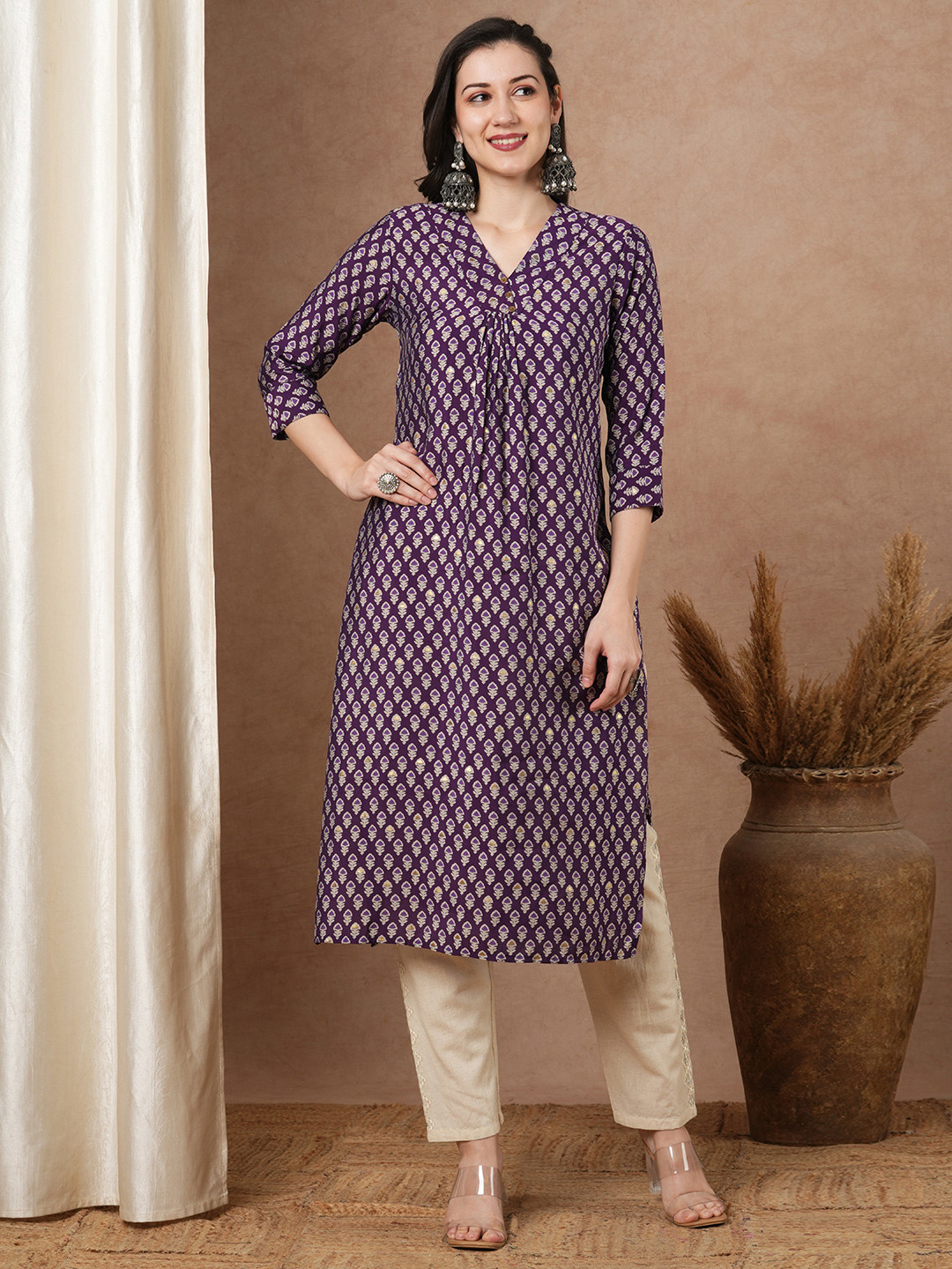 

FASHOR Ethnic Motifs Printed V Neck Straight Kurta, Purple