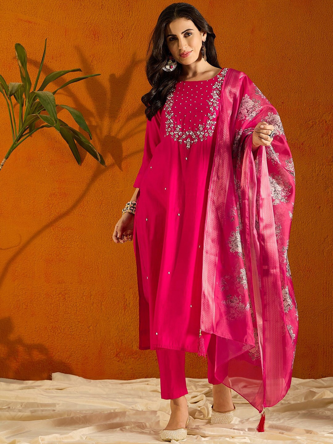 

Growdamy Floral Embellished Beads and Stones Chanderi Silk Kurta With Trousers & Dupatta, Pink