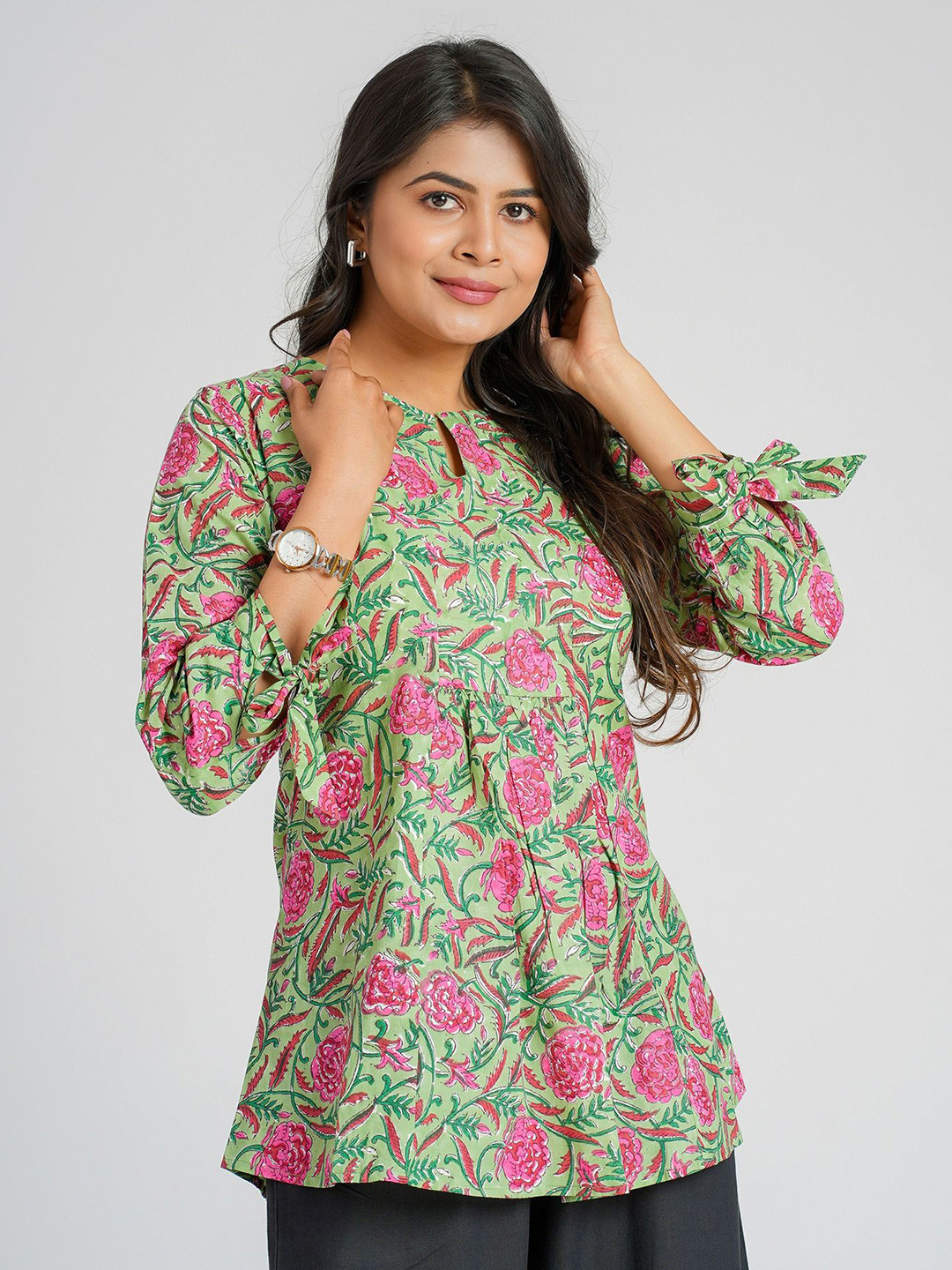 

Cotton Curio Women Cotton Block Printed Short Top, Green
