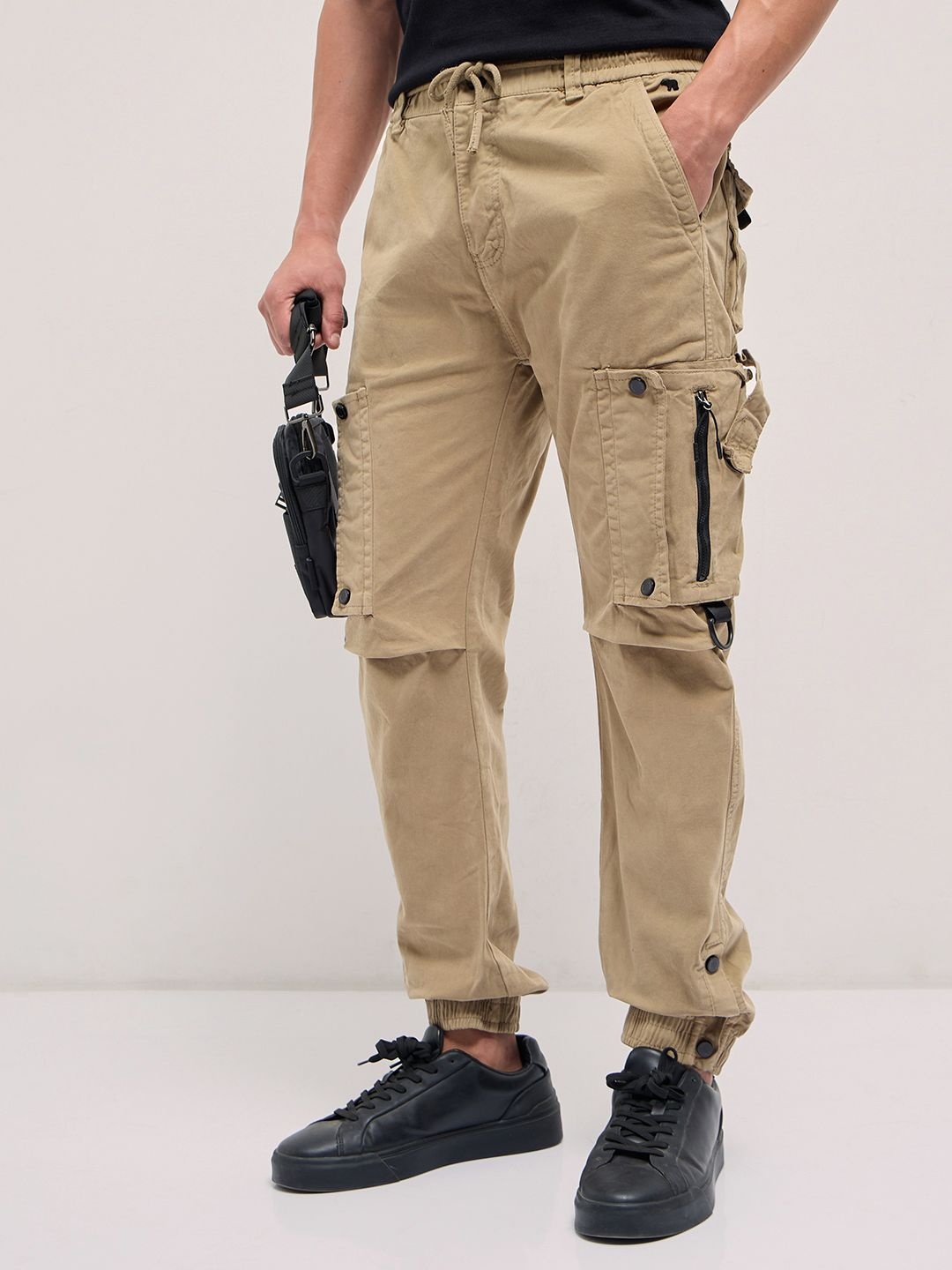 

THE BEAR HOUSE Men's Cotton Solid Regular Fit Cargos, Beige