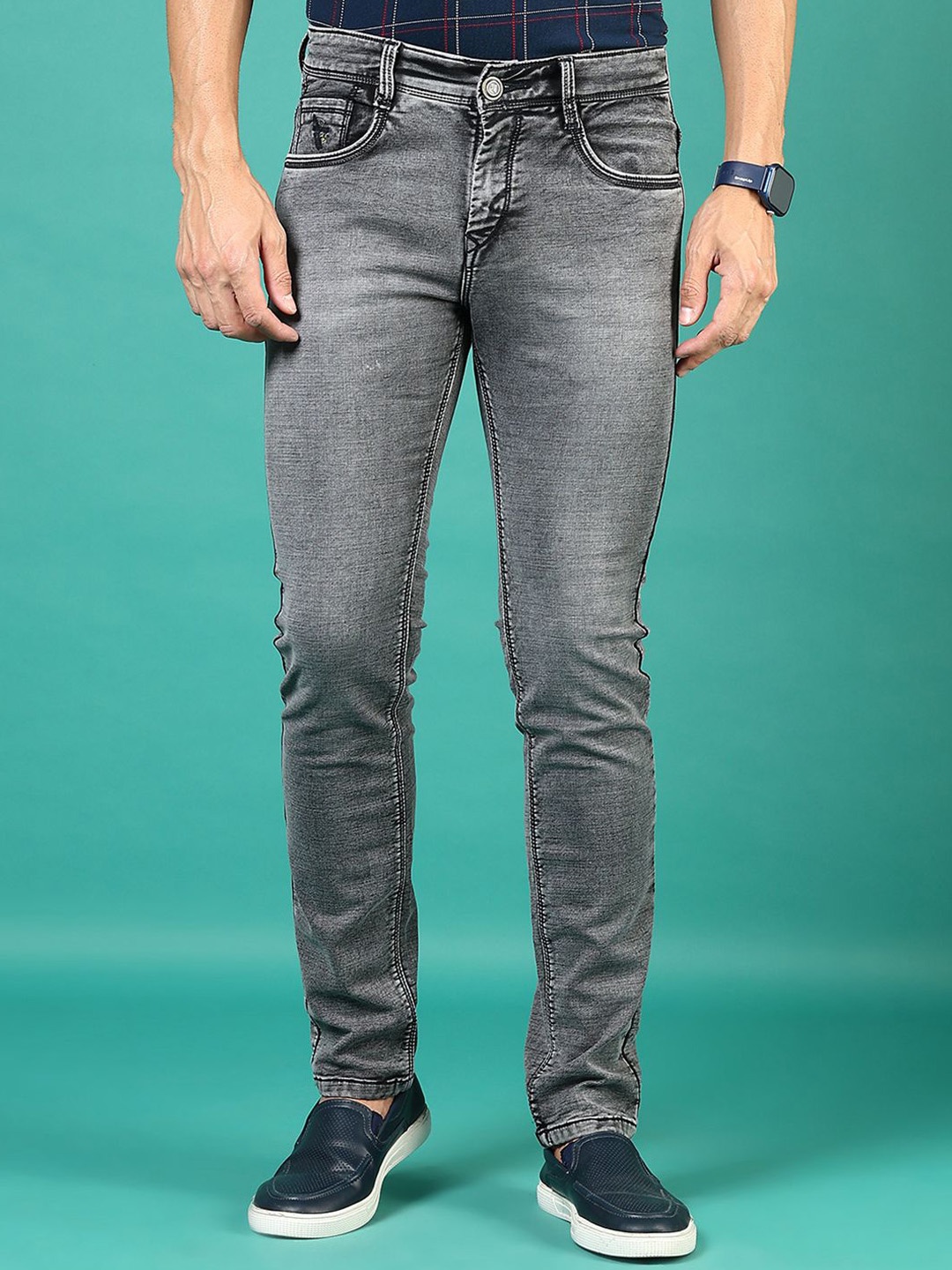 

V-Mart Men Slim Fit Light Fade Jeans, Grey