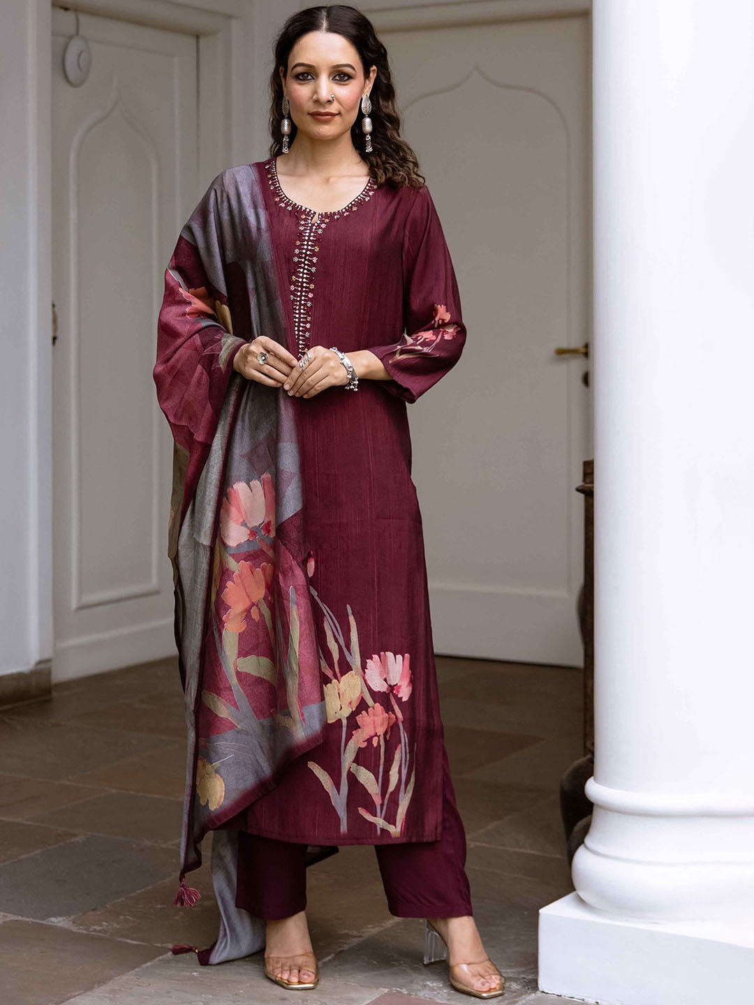

DIVASTRI Floral Printed Beads And Stones Straight Kurta With Trousers & Dupatta, Brown