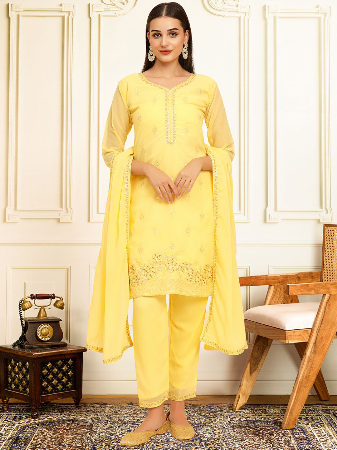 

House of Pataudi Embroidered Sequinned Sweetheart Neck Kurta With Trousers & Dupatta, Yellow