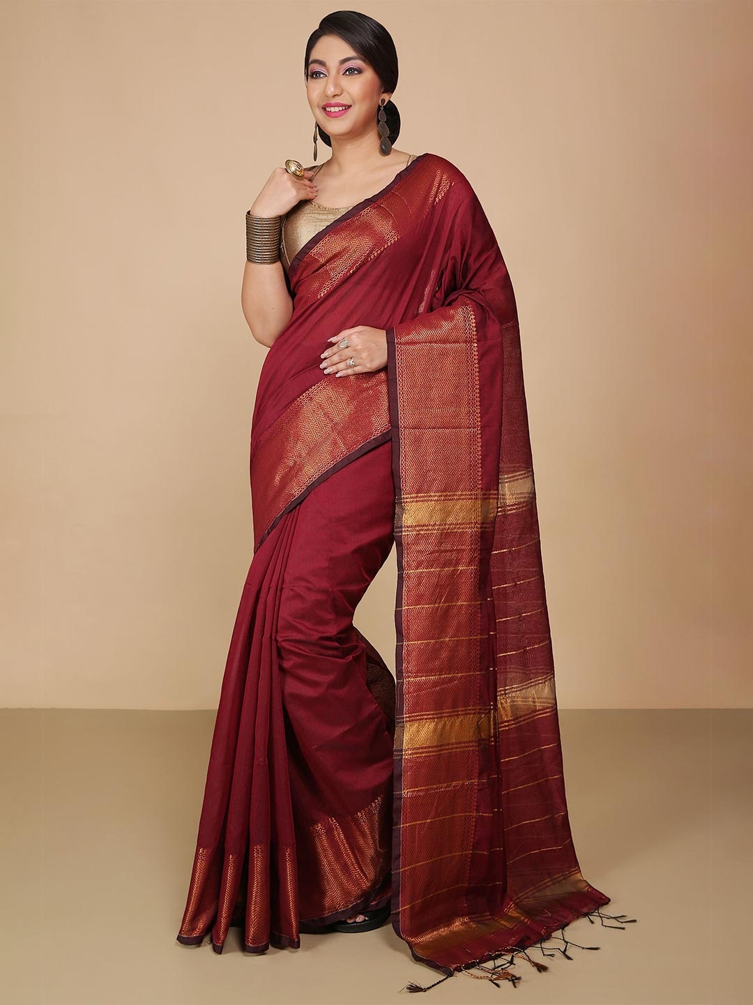 

BENGAL HANDLOOM Zari Art Silk Taant Saree, Maroon