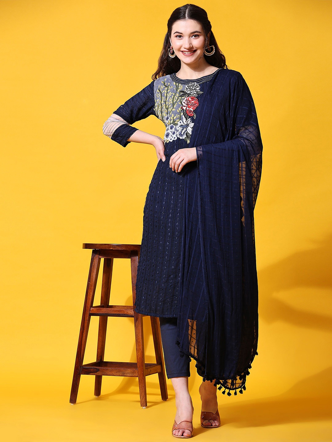 

SRIHA Floral Embroidered Patchwork Georgette Straight Kurta With Trousers And Dupatta, Blue