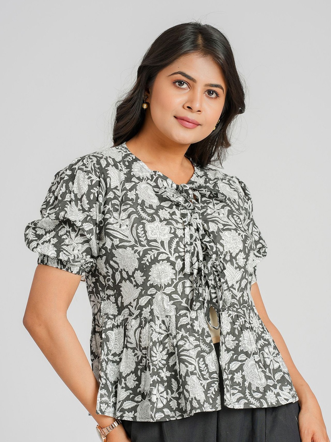 

Cotton Curio Women Cotton Printed Short Top, Black