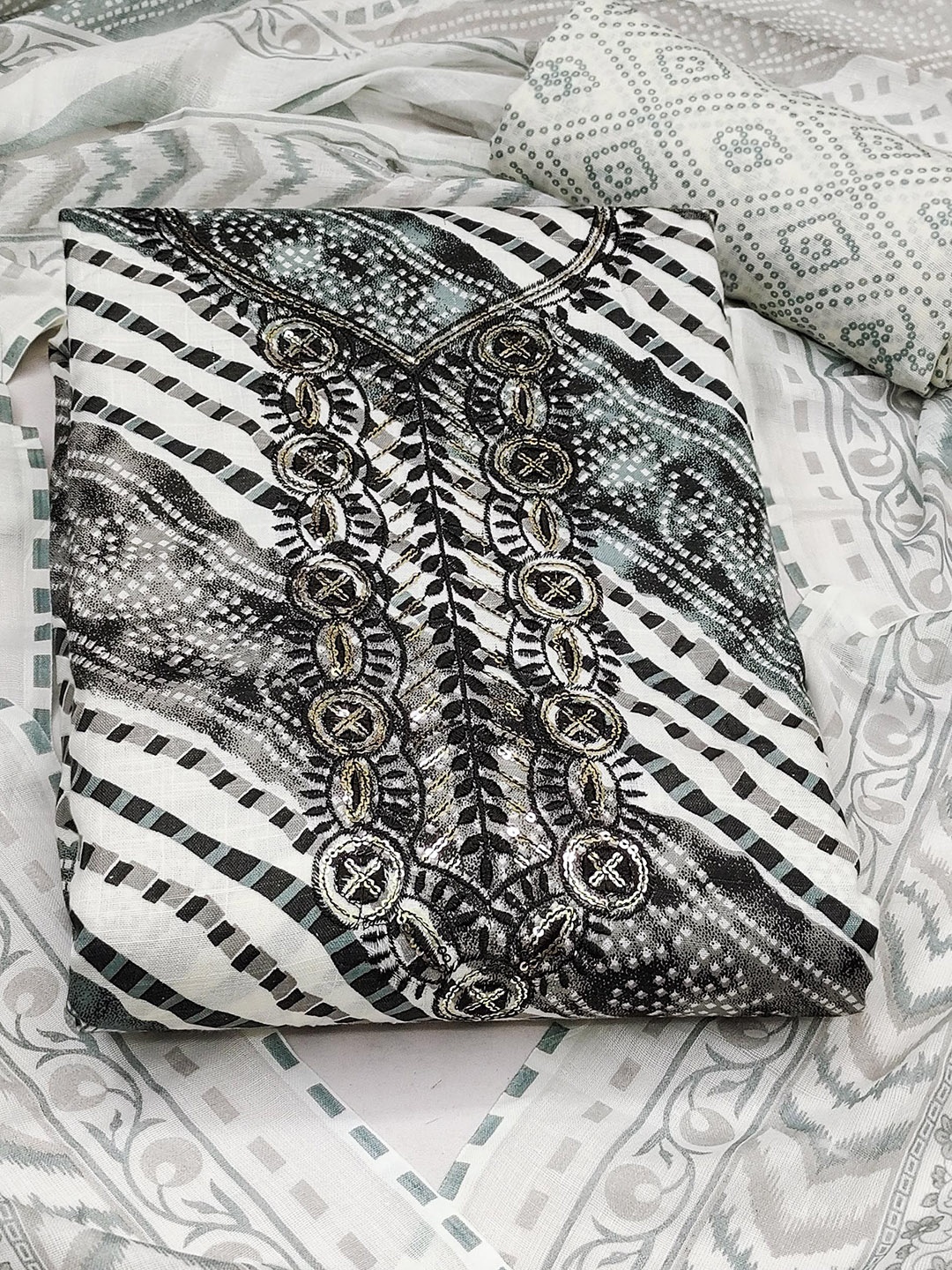 

SHADOW & SAINING Printed Sequnnied Pure Cotton Unstitched Dress Material, Grey
