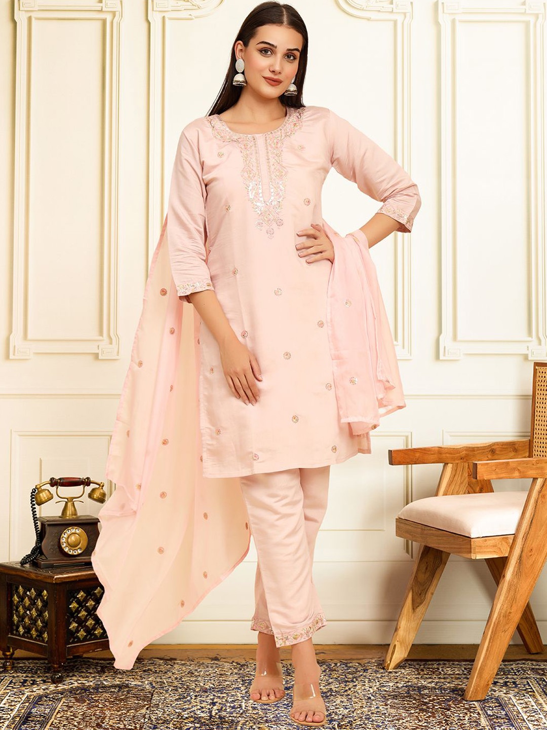 

House of Pataudi Floral Embroidered Thread Work Round Neck Kurta With Trousers & Dupatta, Pink