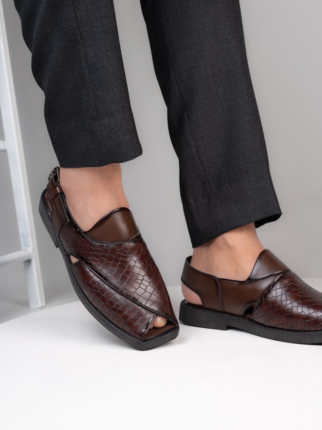 

House of Pataudi Men Comfortable Sandals, Brown