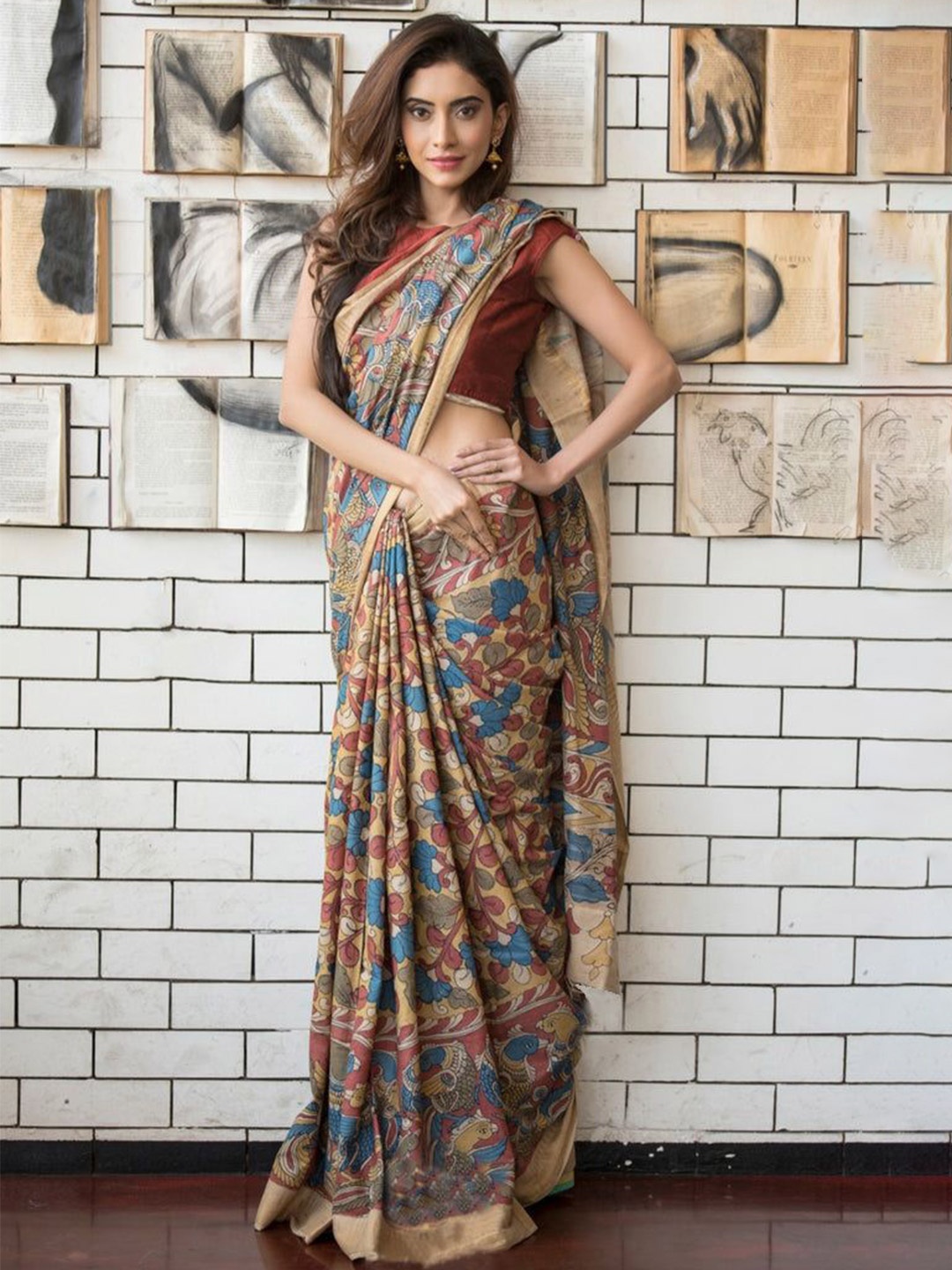 

Mitera Floral Pure Cotton Saree With Blouse Piece, Beige