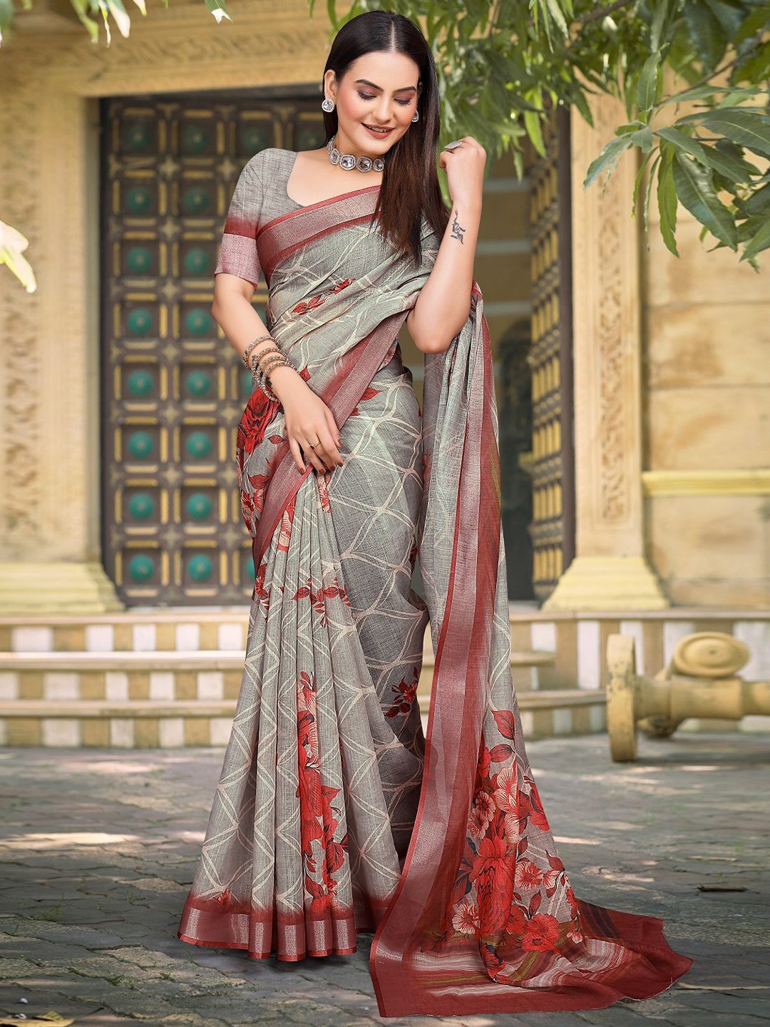 

Sarvada Floral Pure Cotton Saree, Grey
