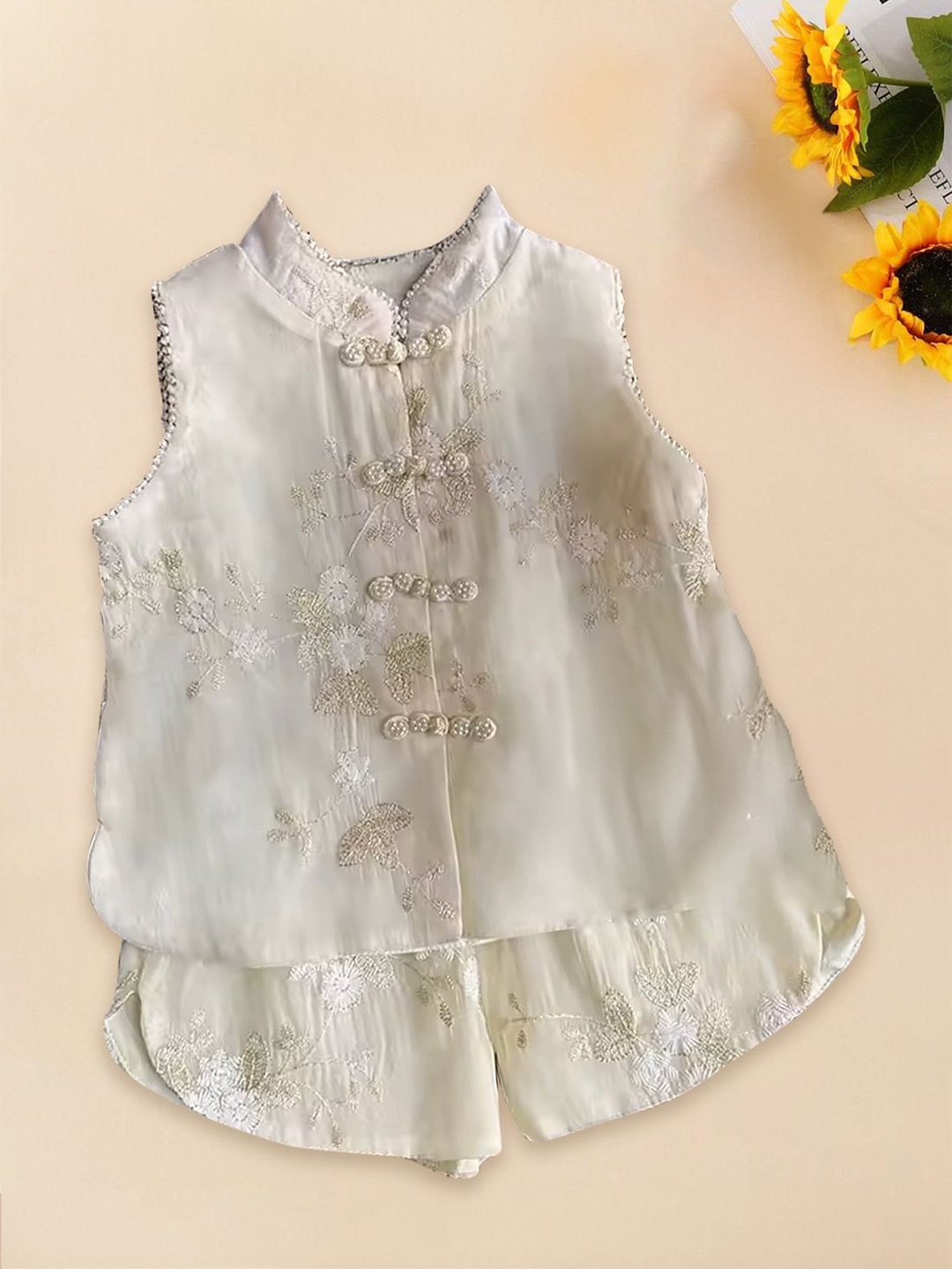 

FOREVER FRIDAY Girls Floral Embroidered Pure Cotton Mandarin Collar Top & Shorts, White