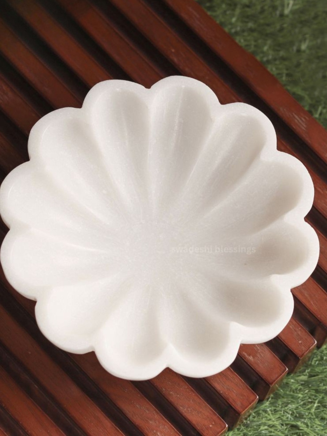 

Swadeshi Blessings White Scalloped Marble Decorative Bowl