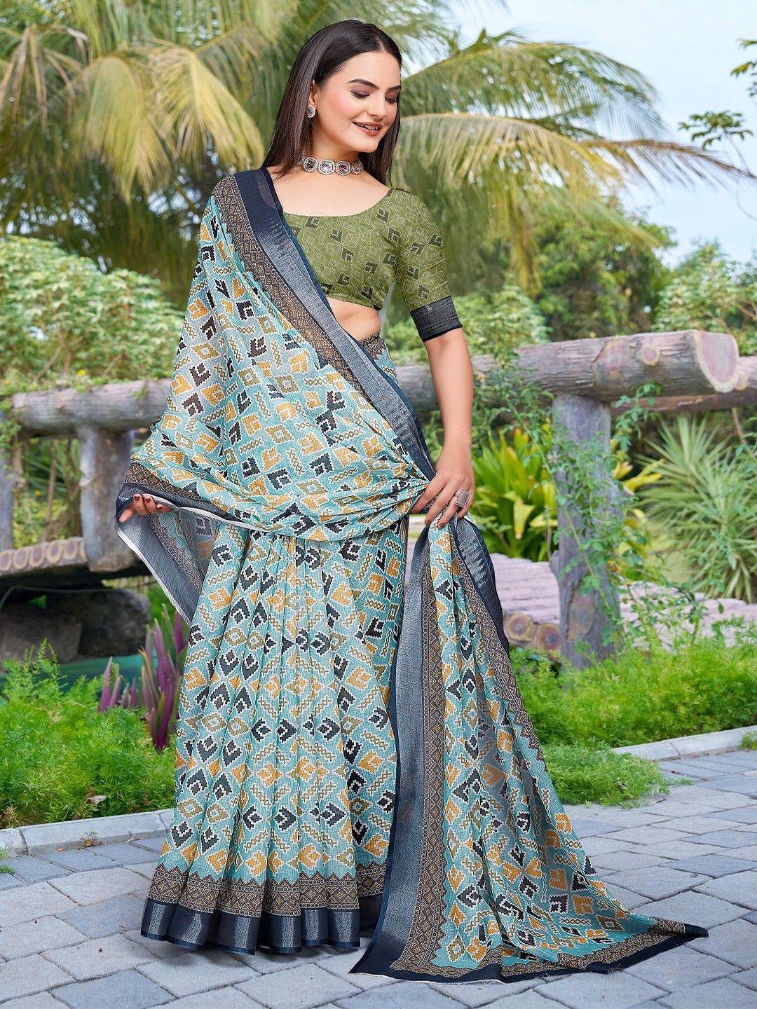 

Mitera Geometric Printed Woven Zari Cotton Saree With Unstitched Blouse Piece, Green