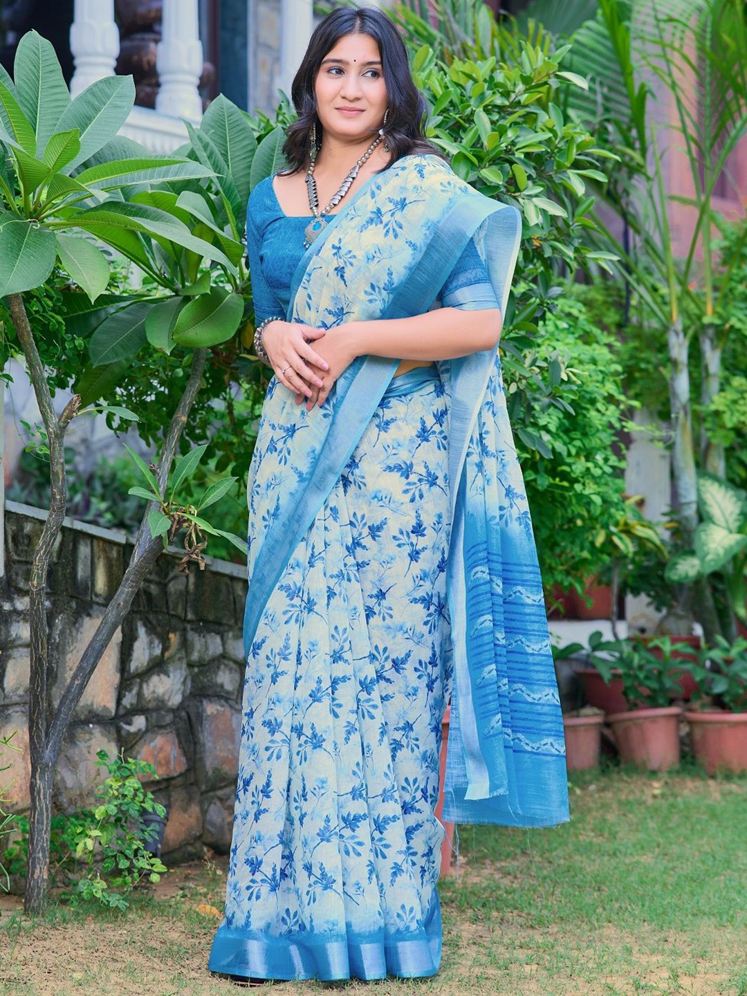 

Sarvada Floral Pure Cotton Saree, Blue