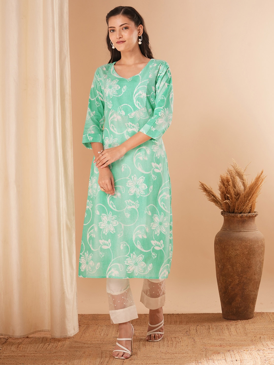 

FASHOR Floral Printed Kantha Work Sequins Pure Cotton Straight Kurta, Green