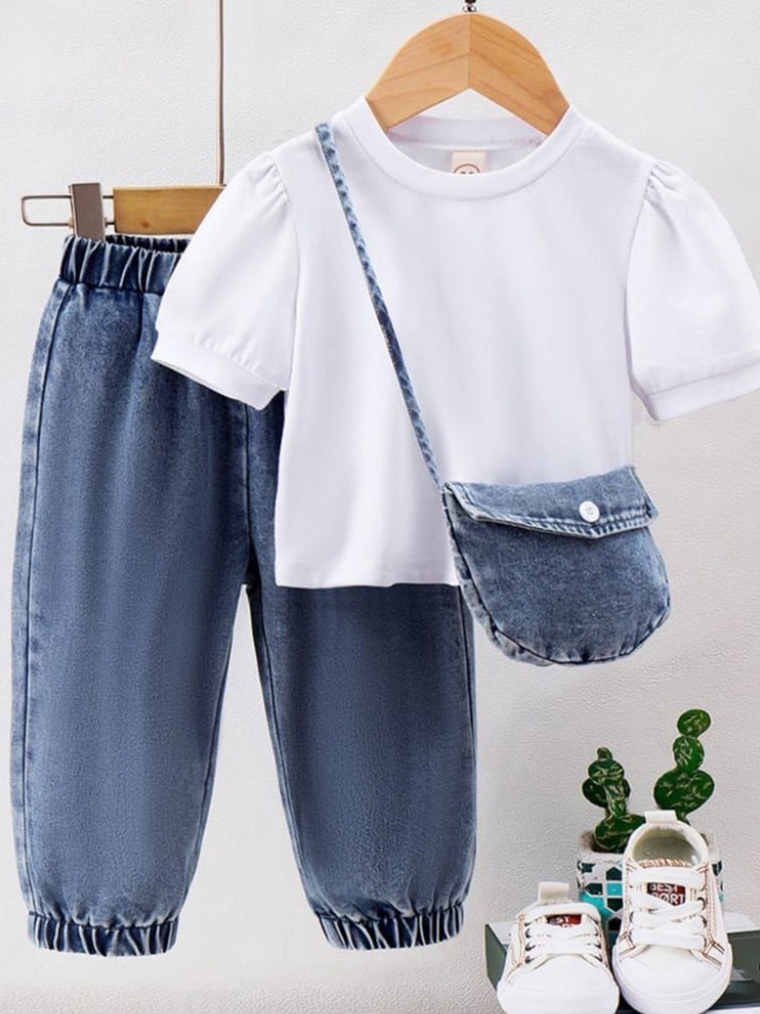 

I NAINA DRESSES Girls Round Neck Pure Cotton T-shirt With Trousers, Blue