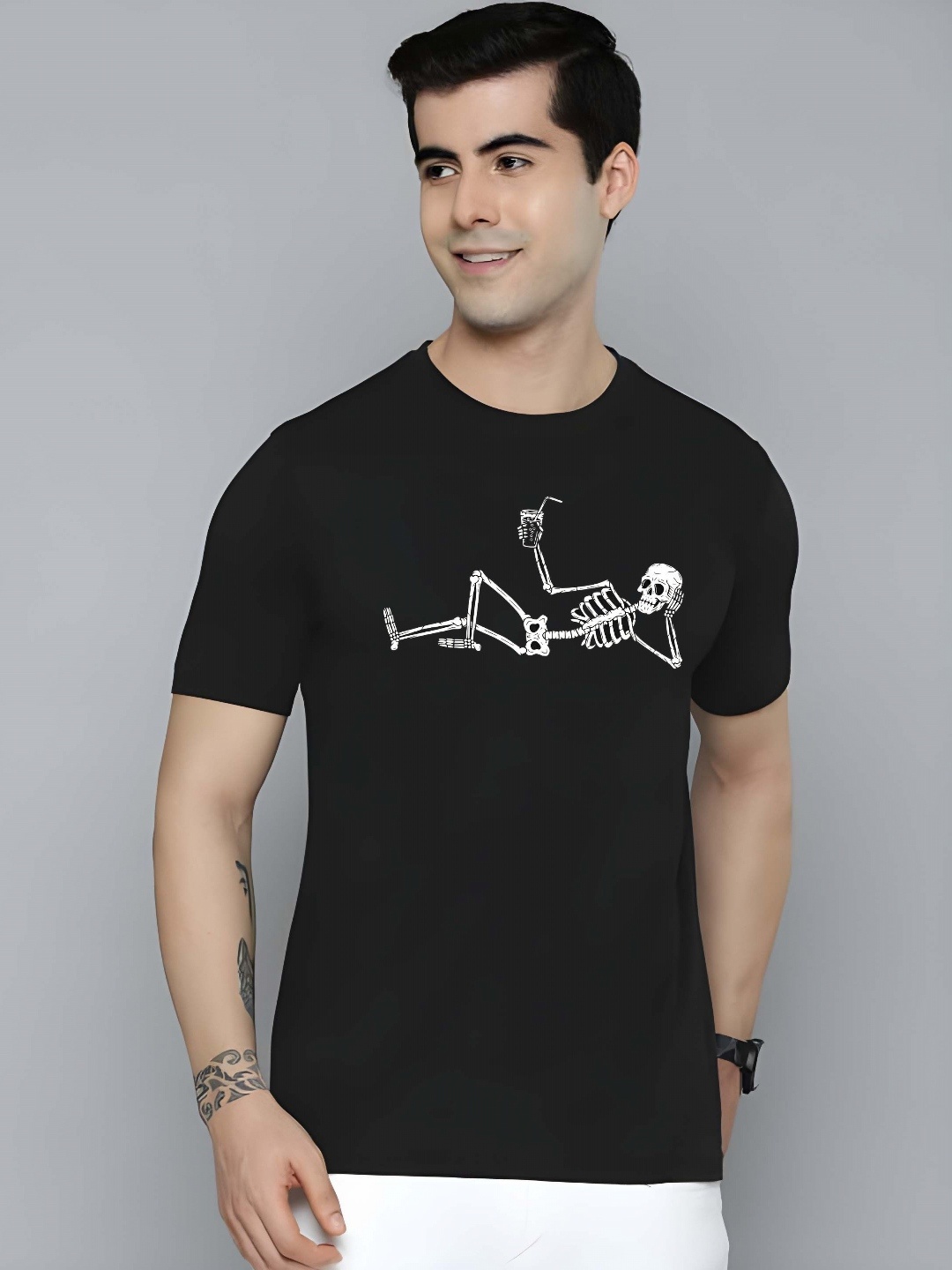 

THE BEETEL HOUSE Men Graphic Printed Round Neck Cotton T-shirt, Black