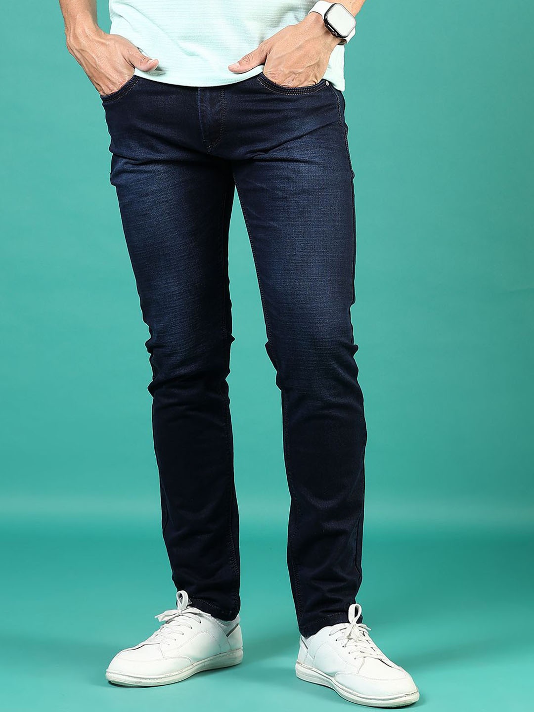 

V-Mart Men Slim Fit Light Fade Jeans, Blue