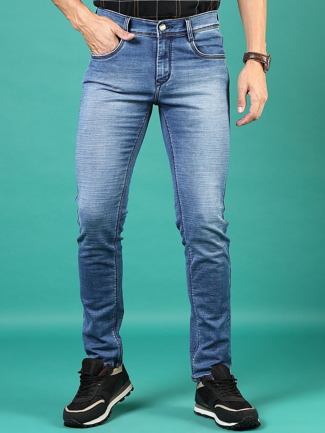 

V-Mart Men Slim Fit Light Fade Jeans, Blue
