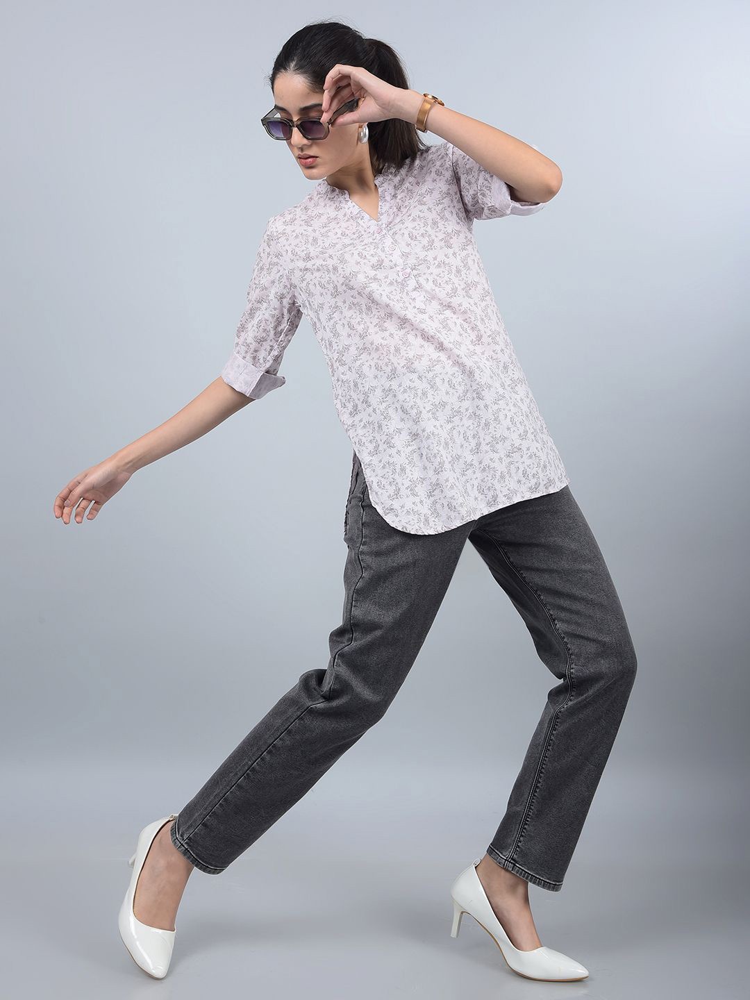 

Crimsoune Club Women Floral Printed Shirt Style Top, Pink