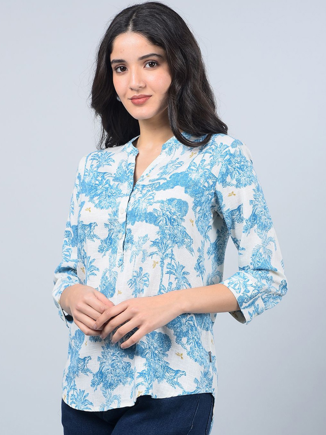 

Crimsoune Club Women Floral Printed Mandarin Collar High-Low Top, Blue