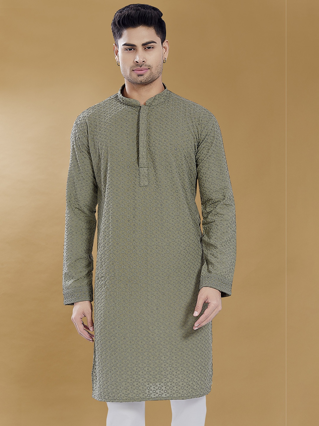

DIVISIVE Mandarin Collar Floral Embroidered Thread Work Straight Kurta, Olive
