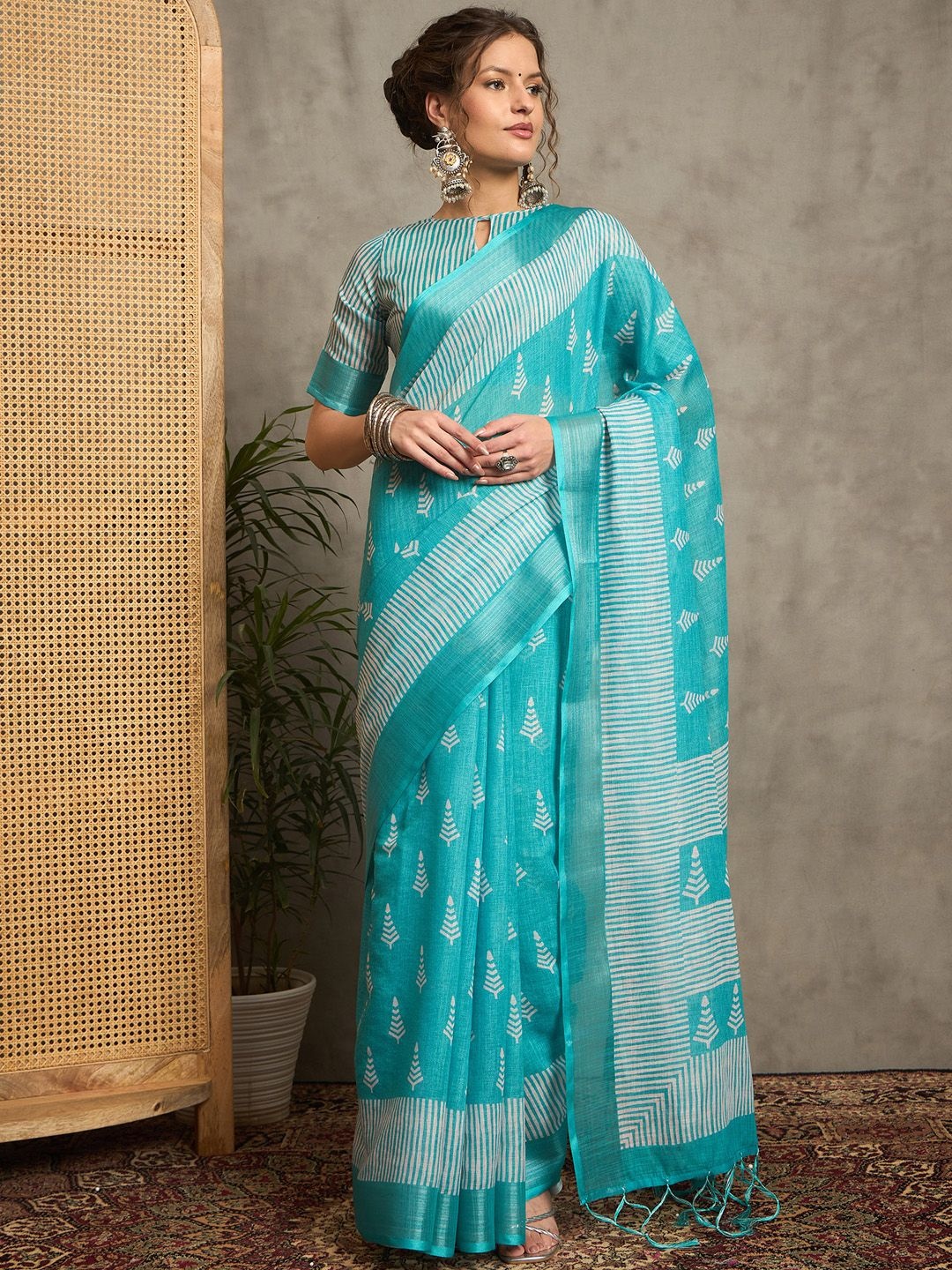 

Anouk Ethnic Motifs Printed Zari Bagh Saree, Blue
