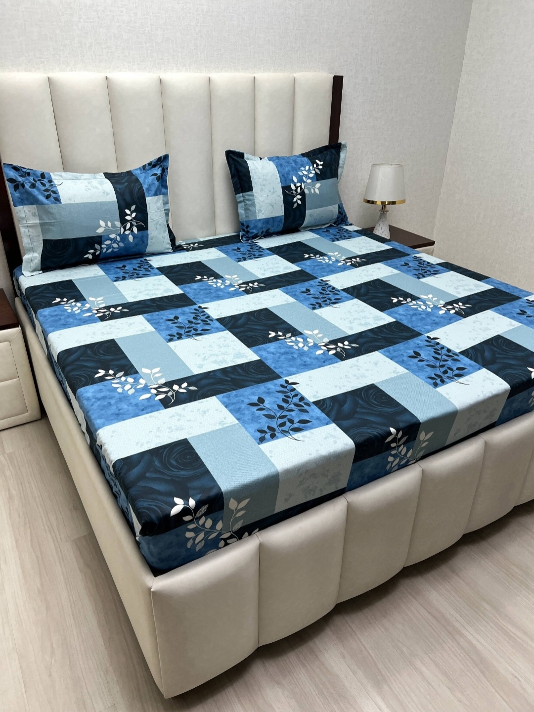 

Pure Decor Blue & White Floral 180 TC Cotton King Bedsheet 2.74 m x 2.74 m