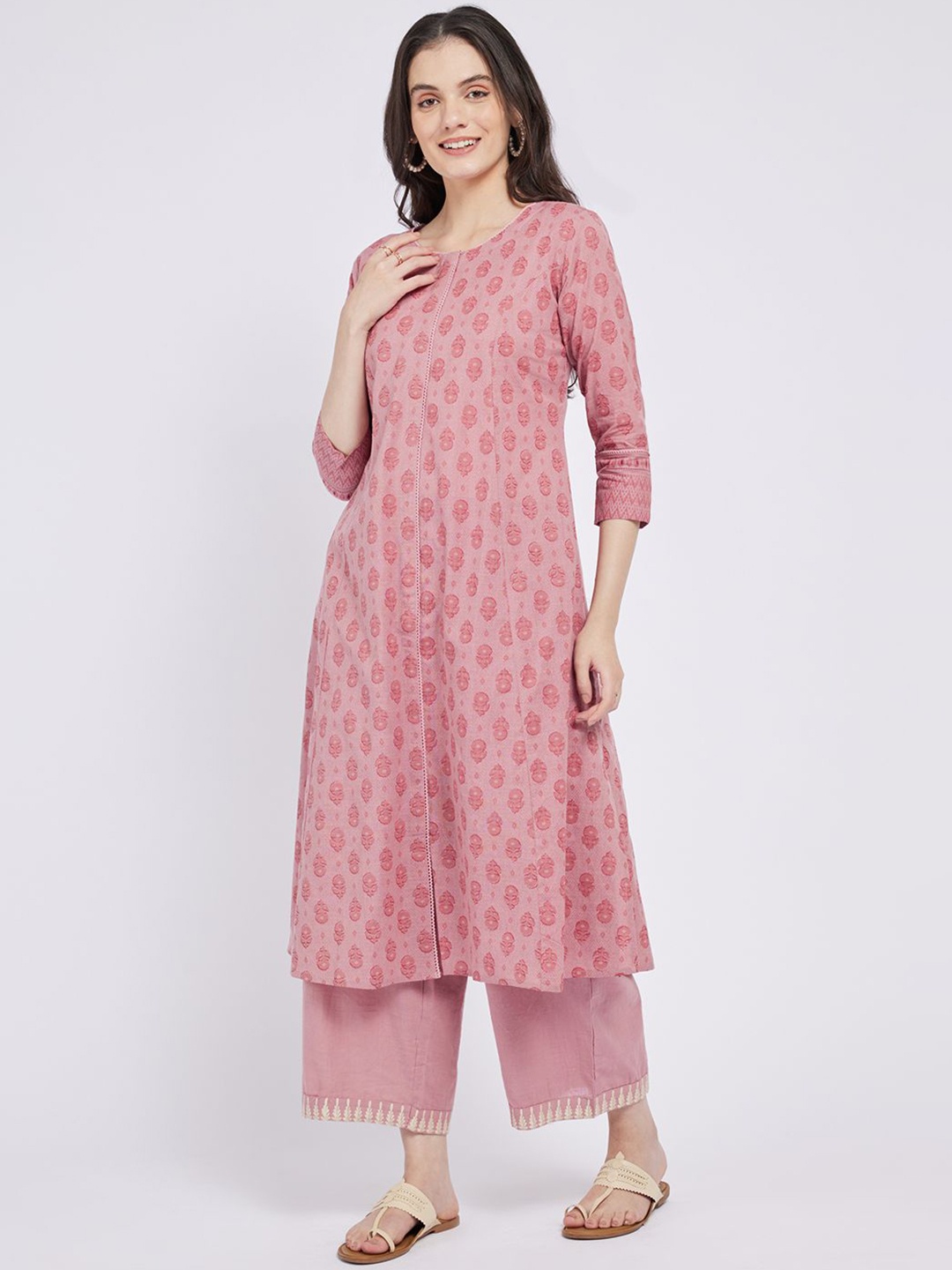 

Span Geometric Printed Flared Sleeves Sequinned Kurta, Pink