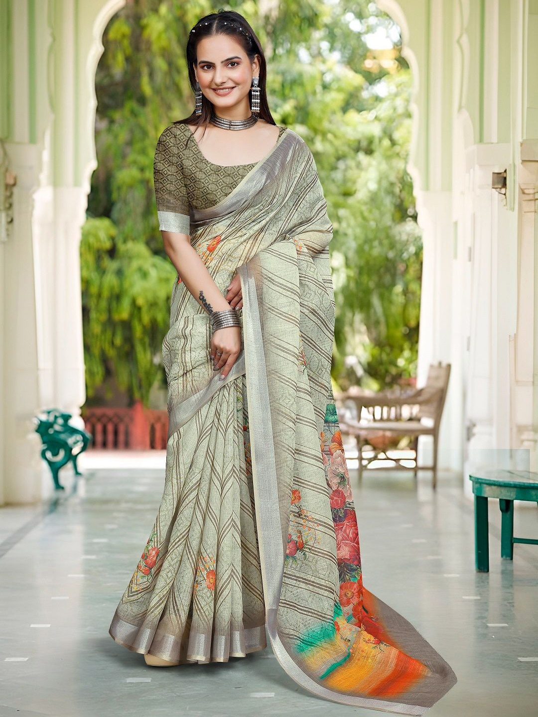 

Mitera Pure Cotton Floral Printed Saree With Unstitched Blouse Piece, Beige