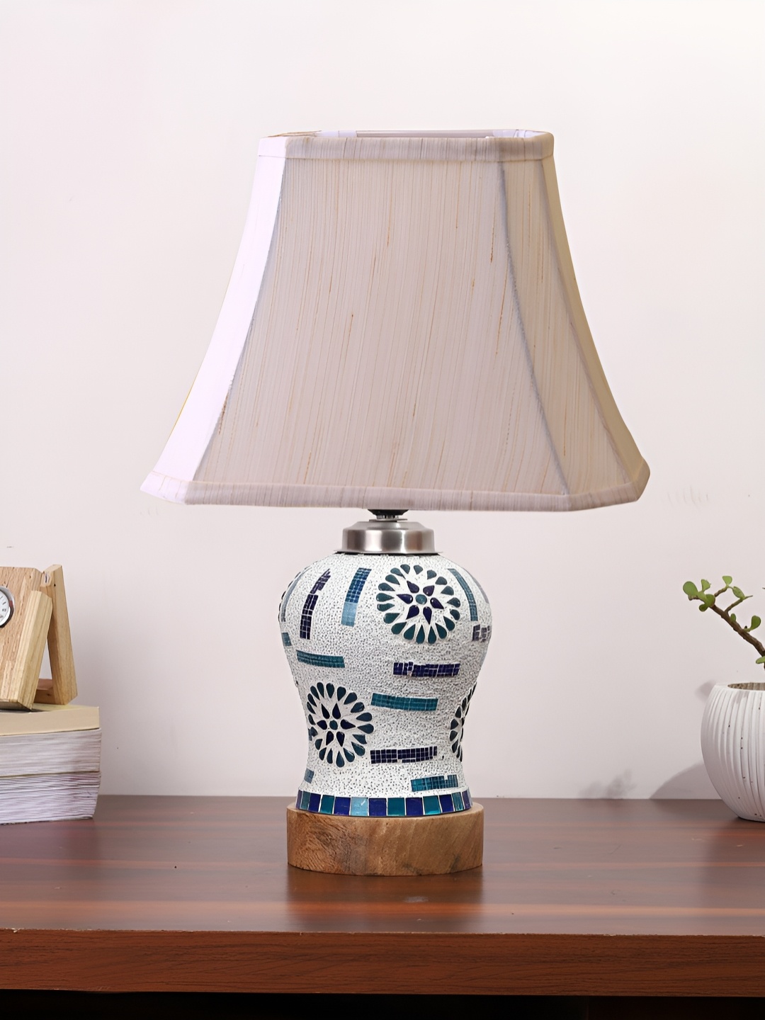 

Devansh Off White Printed Traditional Frusturical Shaped Wooden Table Lamp & Mosaic Glass