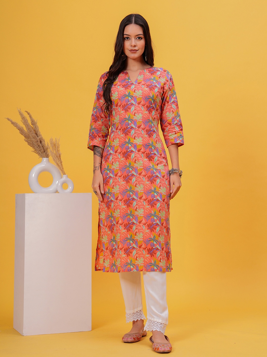 

HIBIKI Floral Printed Round Neck Cotton Straight Kurta, Peach