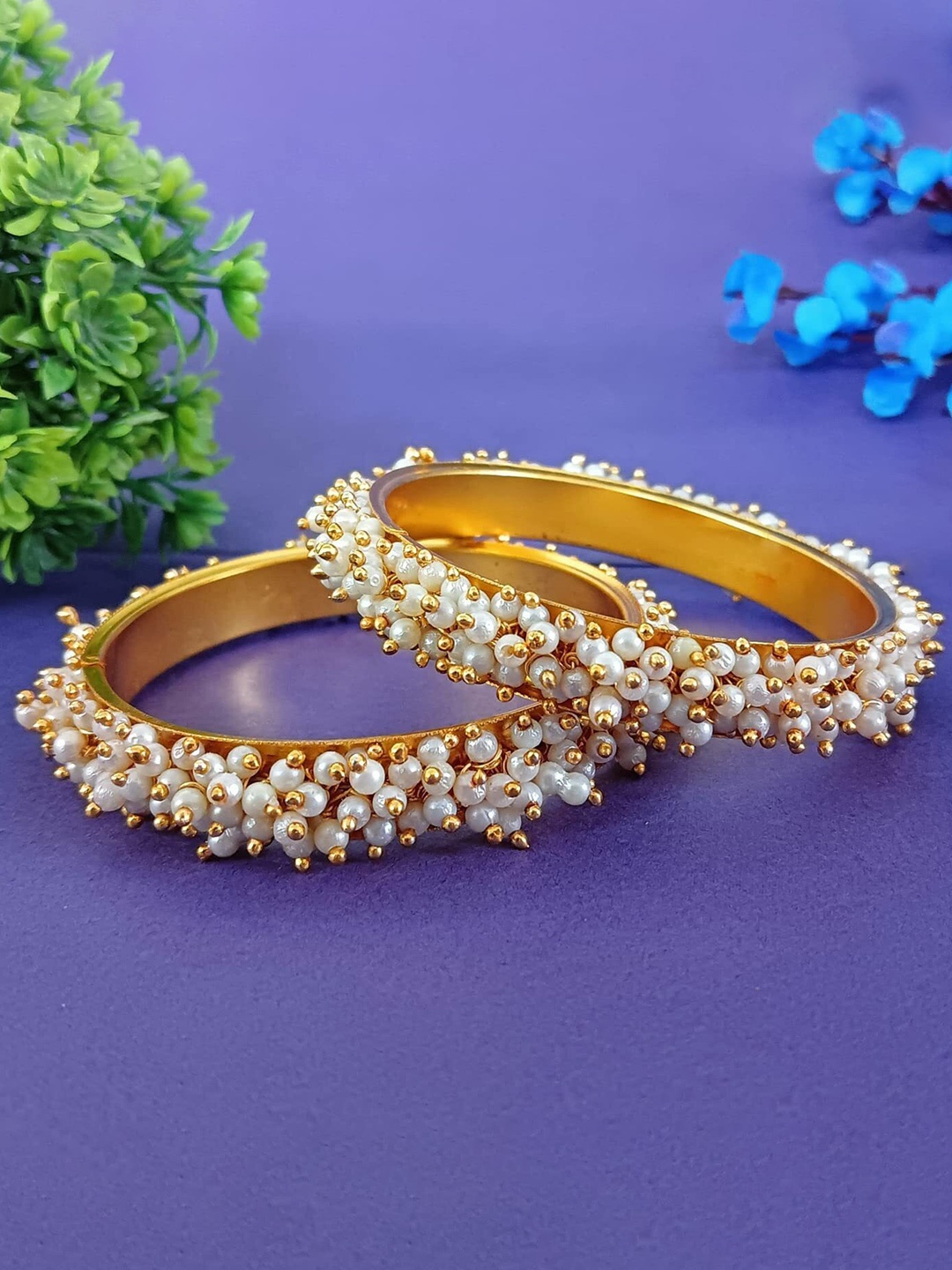 

Zindura Set of 2 Gold-Plated Pearl Beaded Bangles