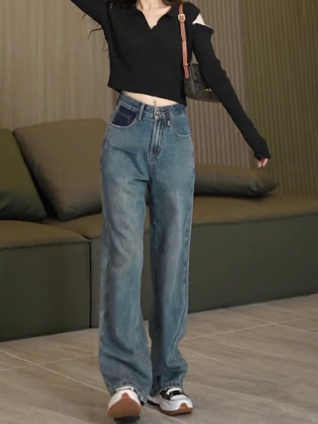 

StyleCast Women Straight Fit High-Rise Light Fade Jeans, Blue