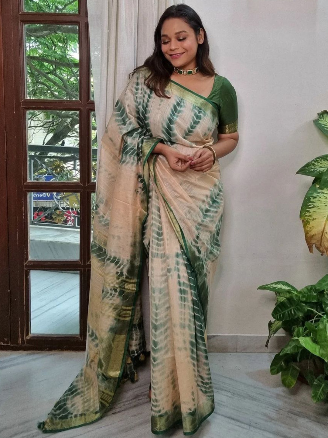 

Sarvada Tie and Dye Pure Cotton Saree, Beige
