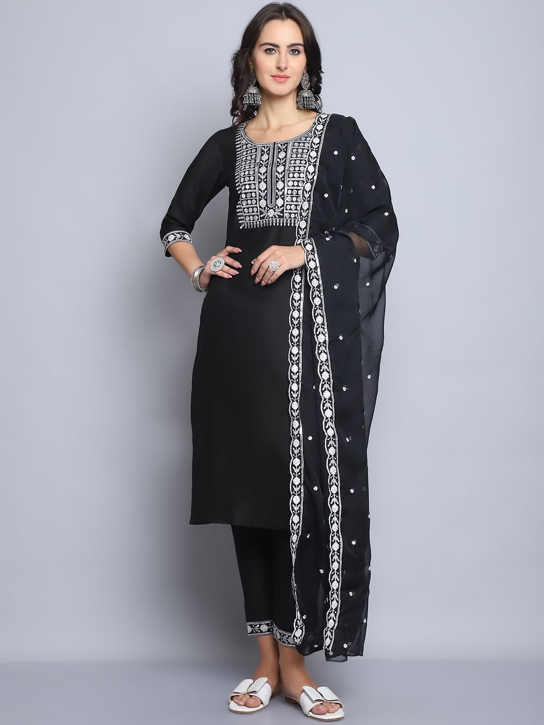 

DIVASTRI Ethnic Motifs Yoke Design Thread Work Pure Silk Kurta With Trousers & Dupatta, Black