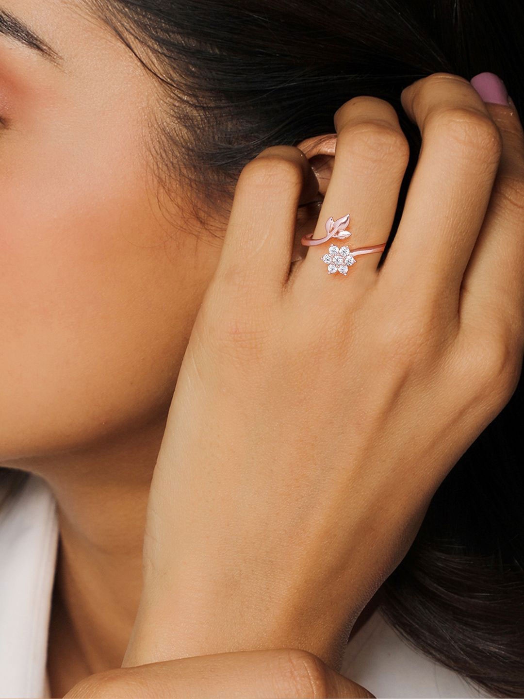 

GIVA 925 Sterling Silver Rose Gold Plated Cubic Zirconia Studded Floral Chic Ring