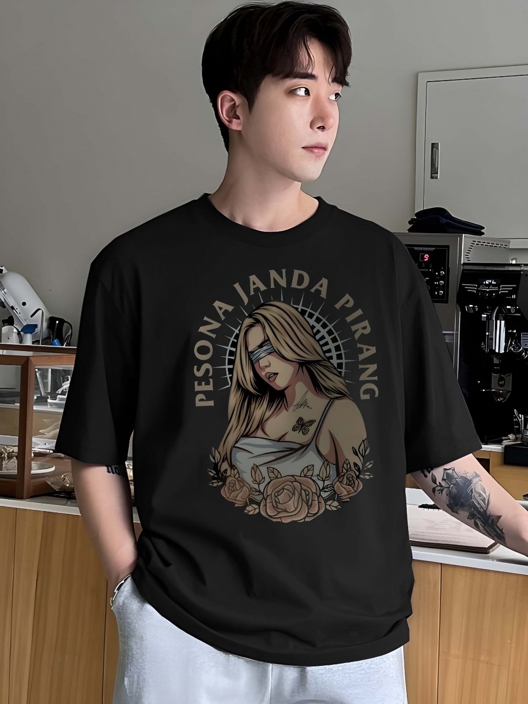 

THE BEETEL HOUSE Men Graphic Printed Round Neck Cotton Oversized T-shirt, Black