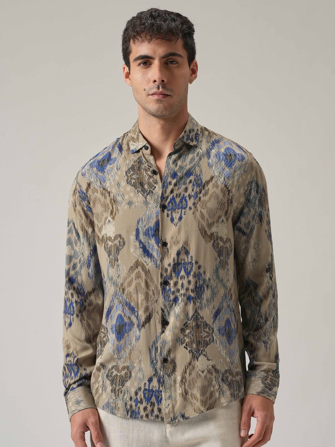 

Banana Club Men Tan Ikat Motif Print Feather Shirt, Taupe