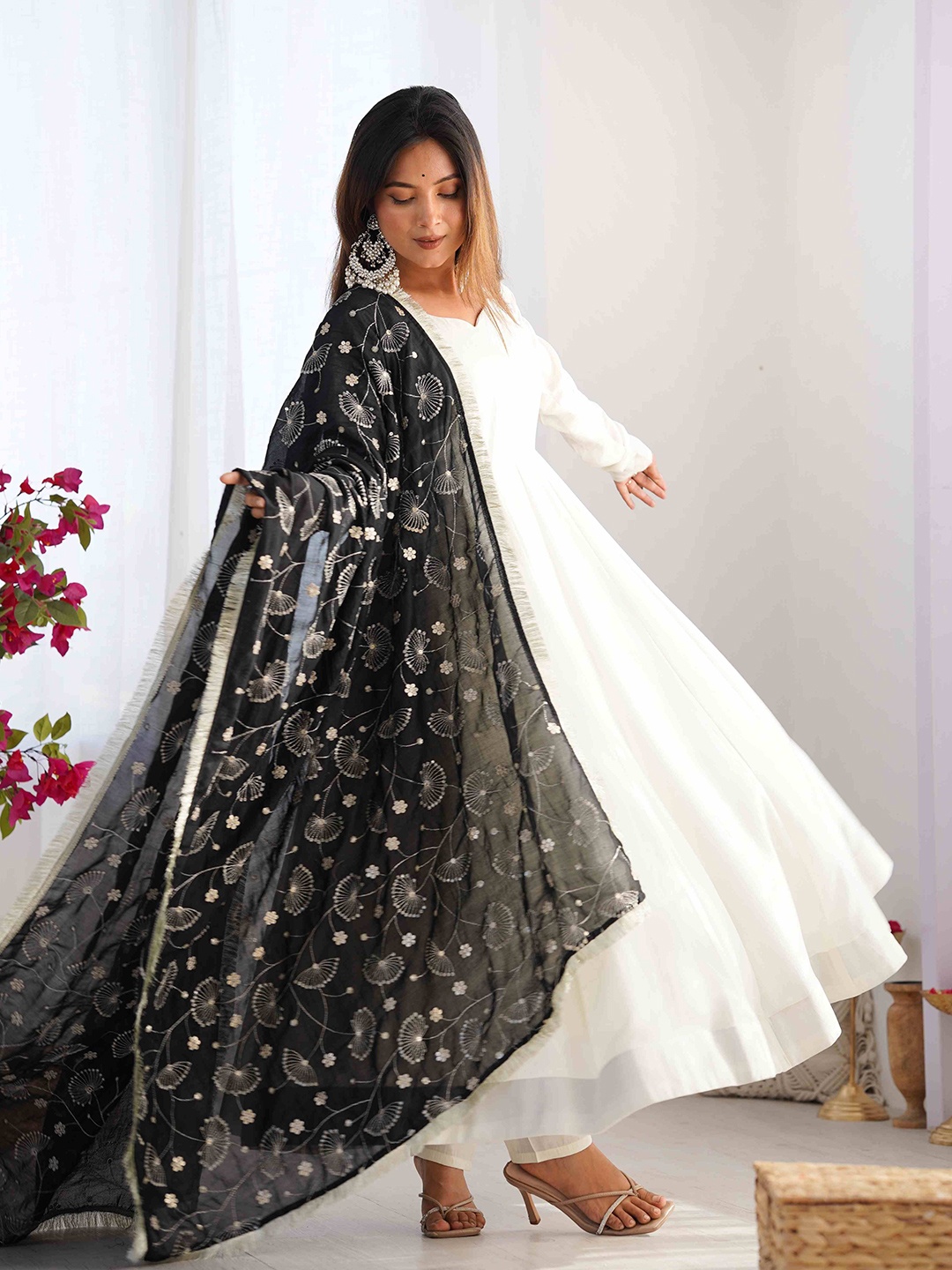 

LABELKBBRAND Women Regular Anarkali Kurta with Palazzo & Dupatta, White
