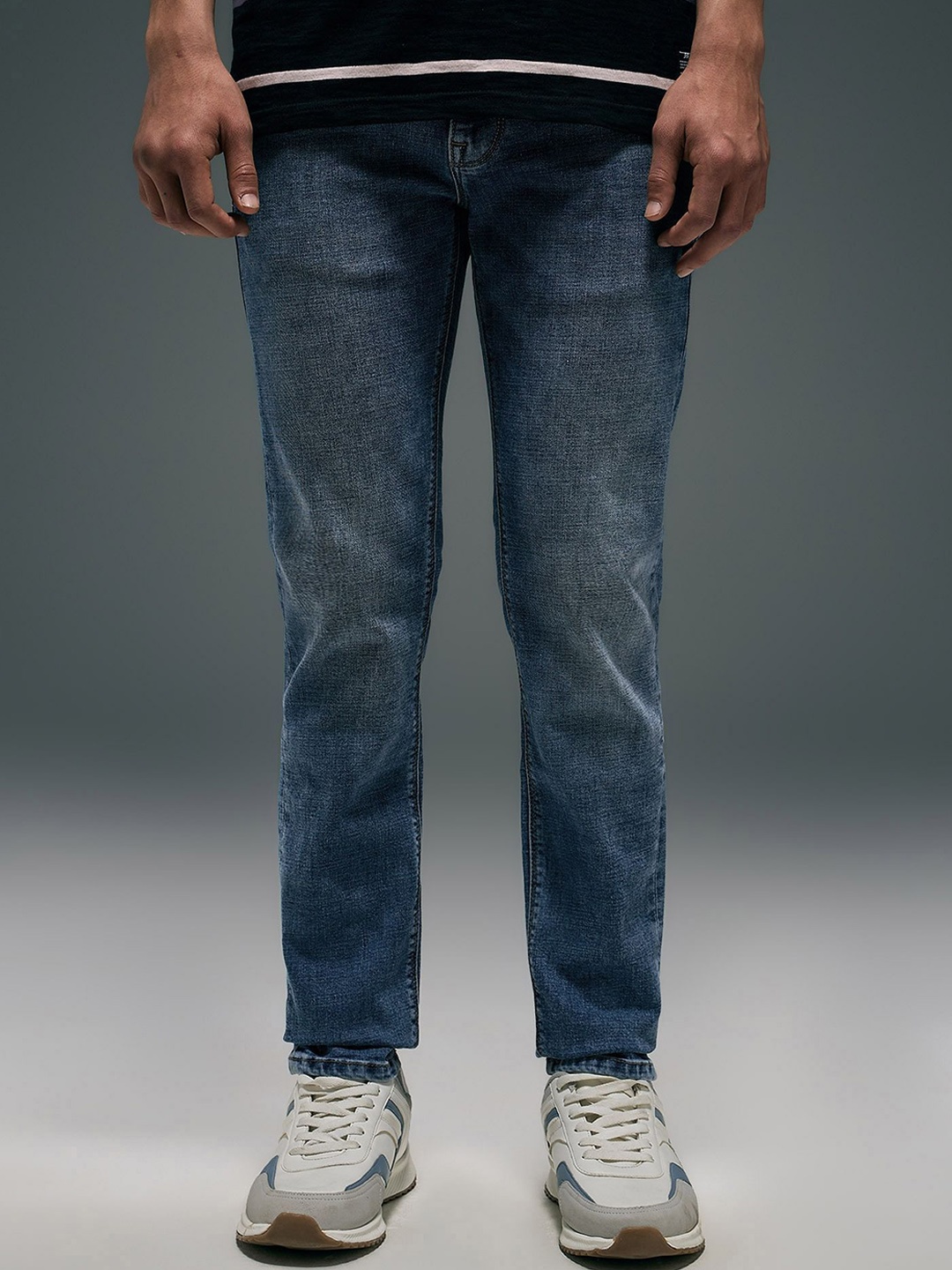 

Flying Machine Men Skinny Fit Low-Rise Light Fade Stretchable Jeans, Blue