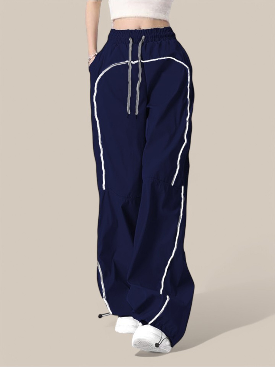 

The Roadster Lifestyle Co Women Loose Fit High-Rise Cargo Trousers, Navy blue