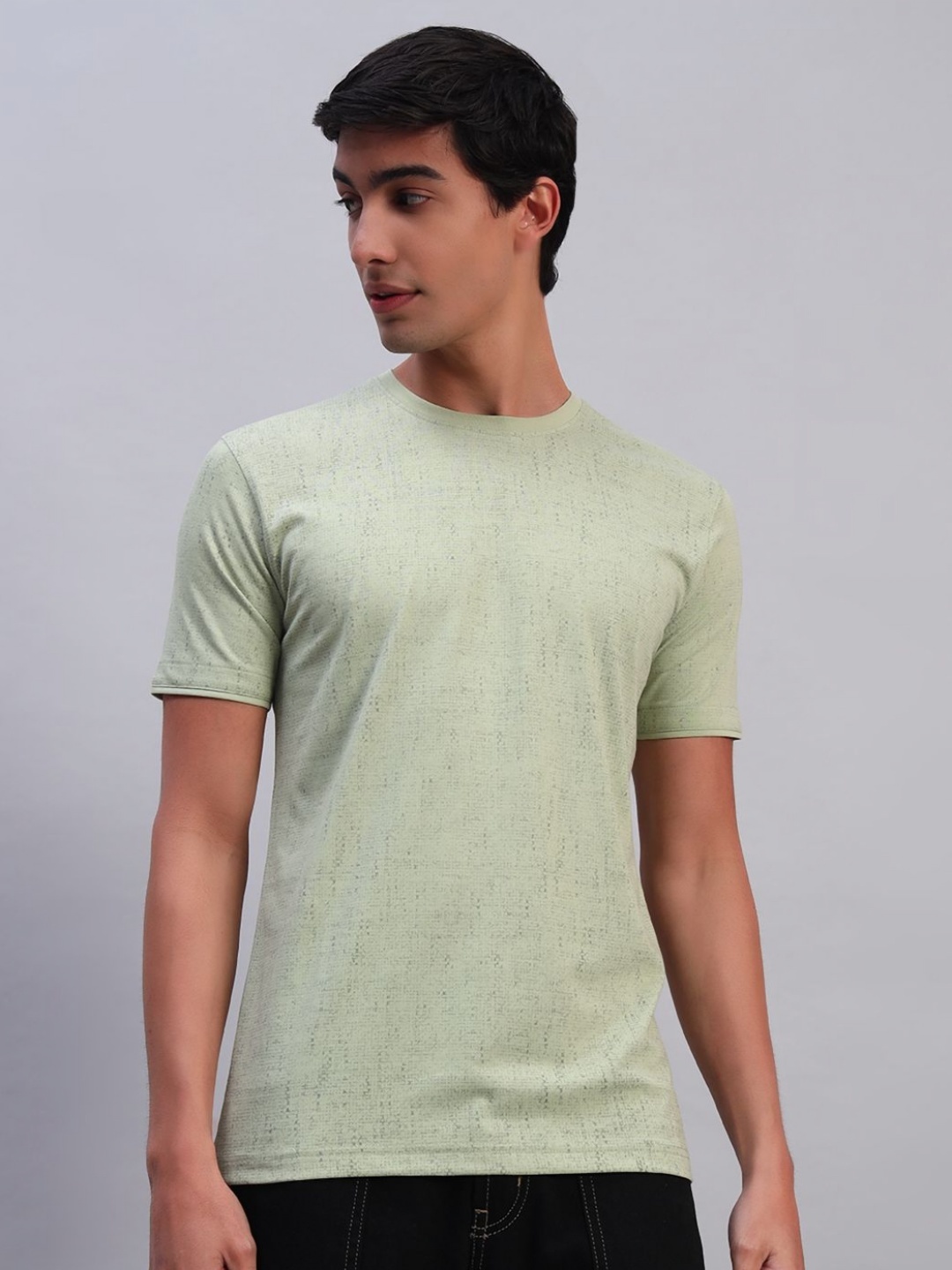 

TMO Men Solid Round Neck Cotton T-shirt, Green