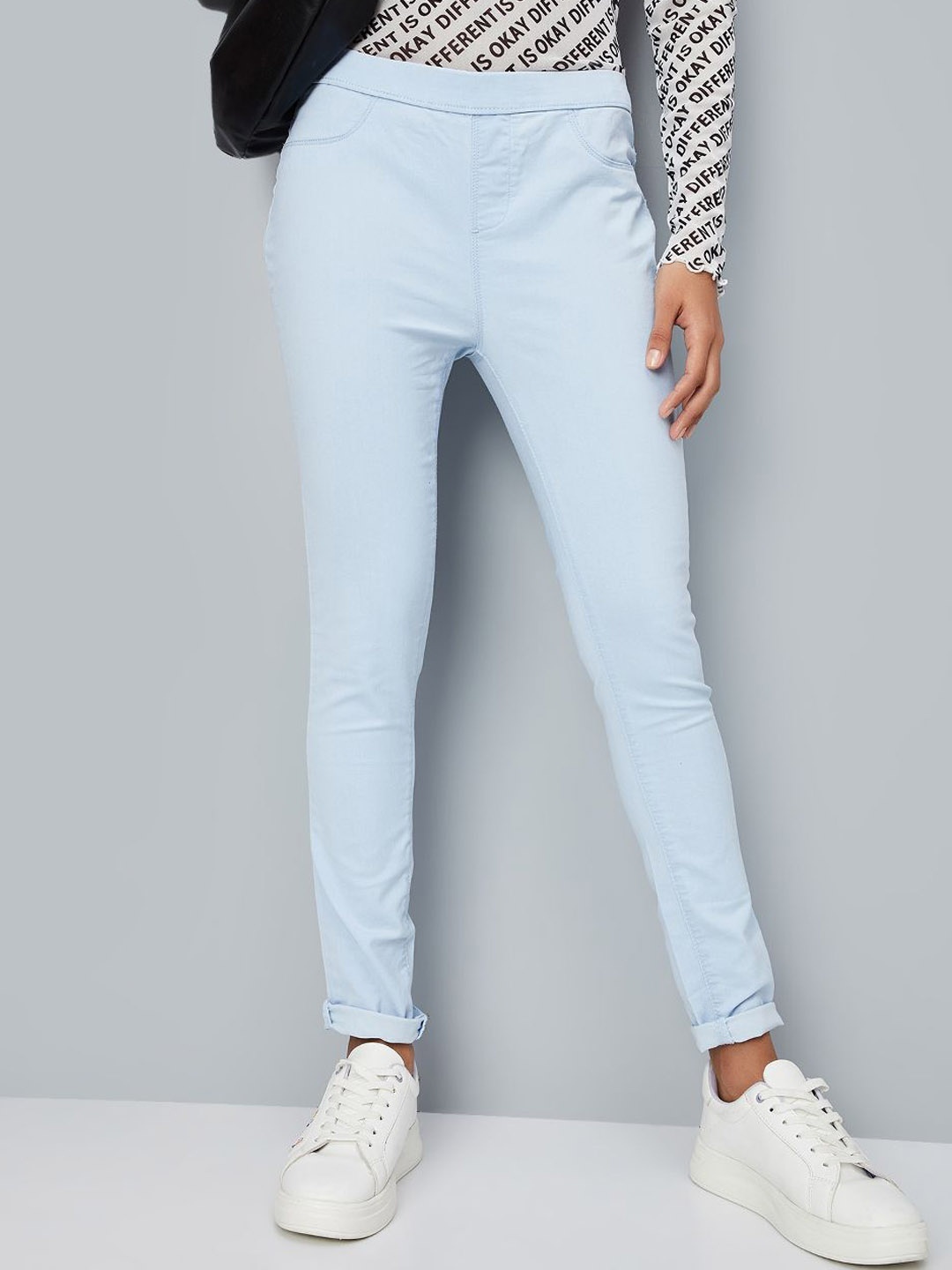 

max Women Regular Fit Mid-Rise Jeans, Blue