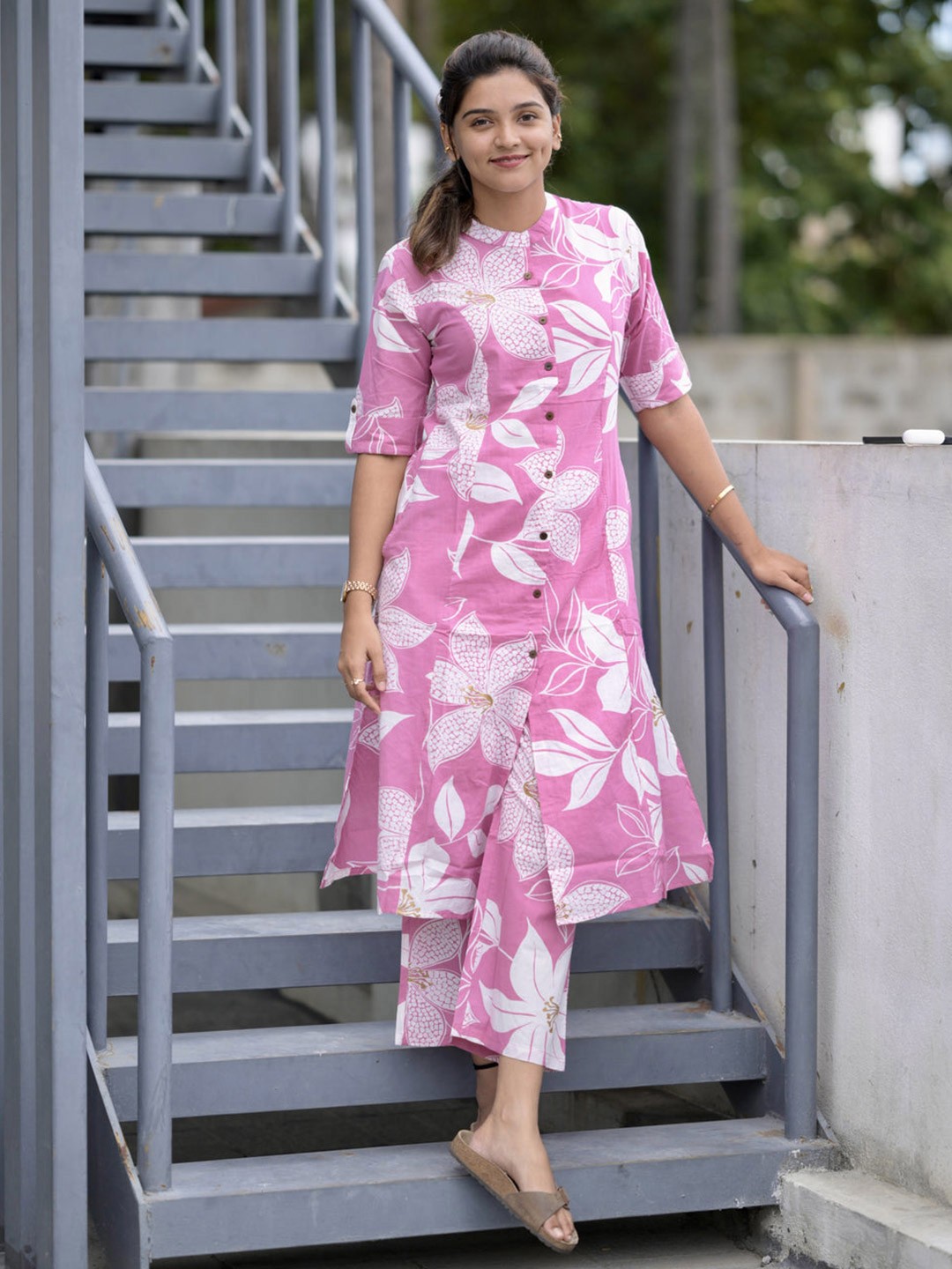 

Anni Designer Floral Printed Mandarin Collar A-Line Kurta With Palazzos, Pink