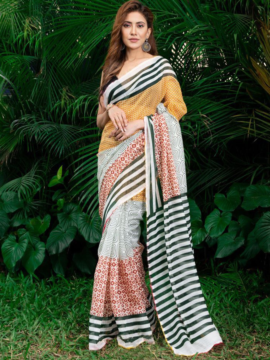 

Sarvada Printed Pure Cotton Saree, White