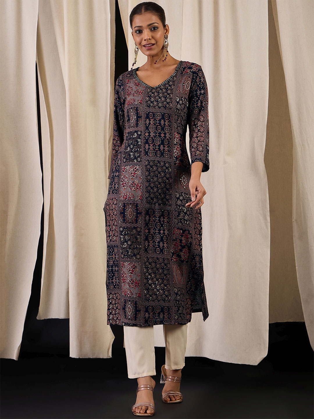

Anouk Ethnic Motifs Printed Sequinned Work V-Neck Straight Kurta, Navy blue